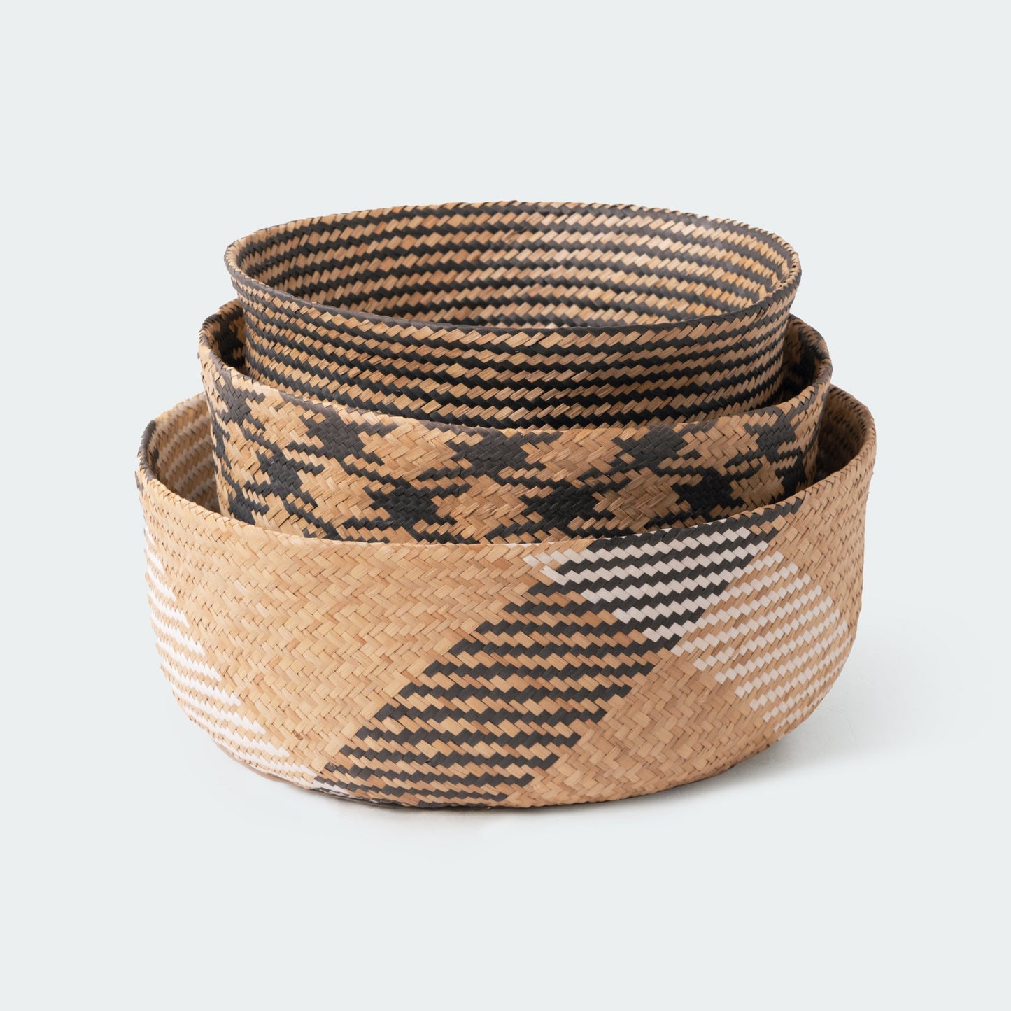 Bold Pattern Seagrass Wicker Planter Vase Set