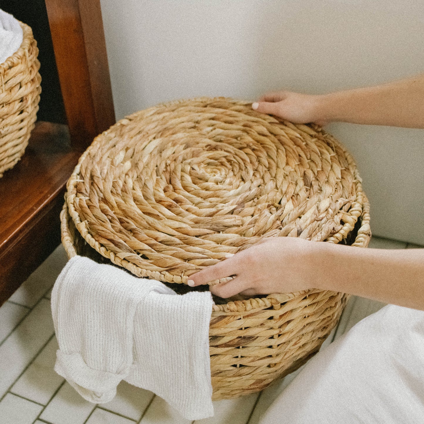Large Round Water Hyacinth Baskets with Lids, Set of 3